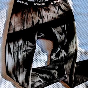 Ivy Park black women's leggings size XL